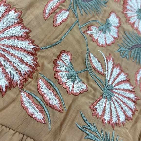 NWT Entro Embroidered Dress - Picture 4 of 7